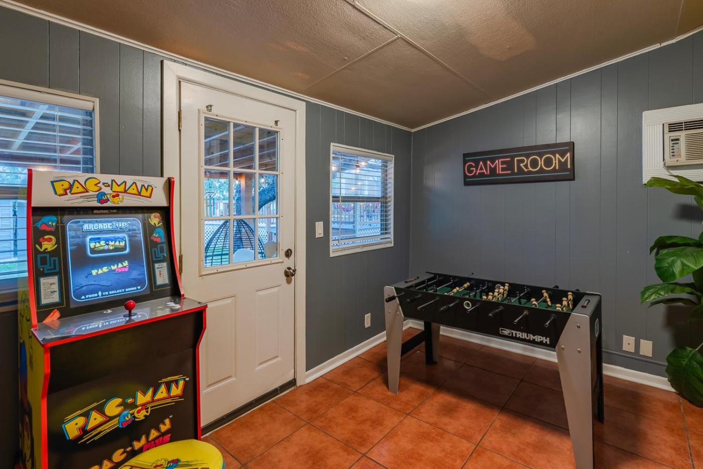 Texas Vacation Home, Game Room & Pool By Sixflags サンアントニオ エクステリア 写真