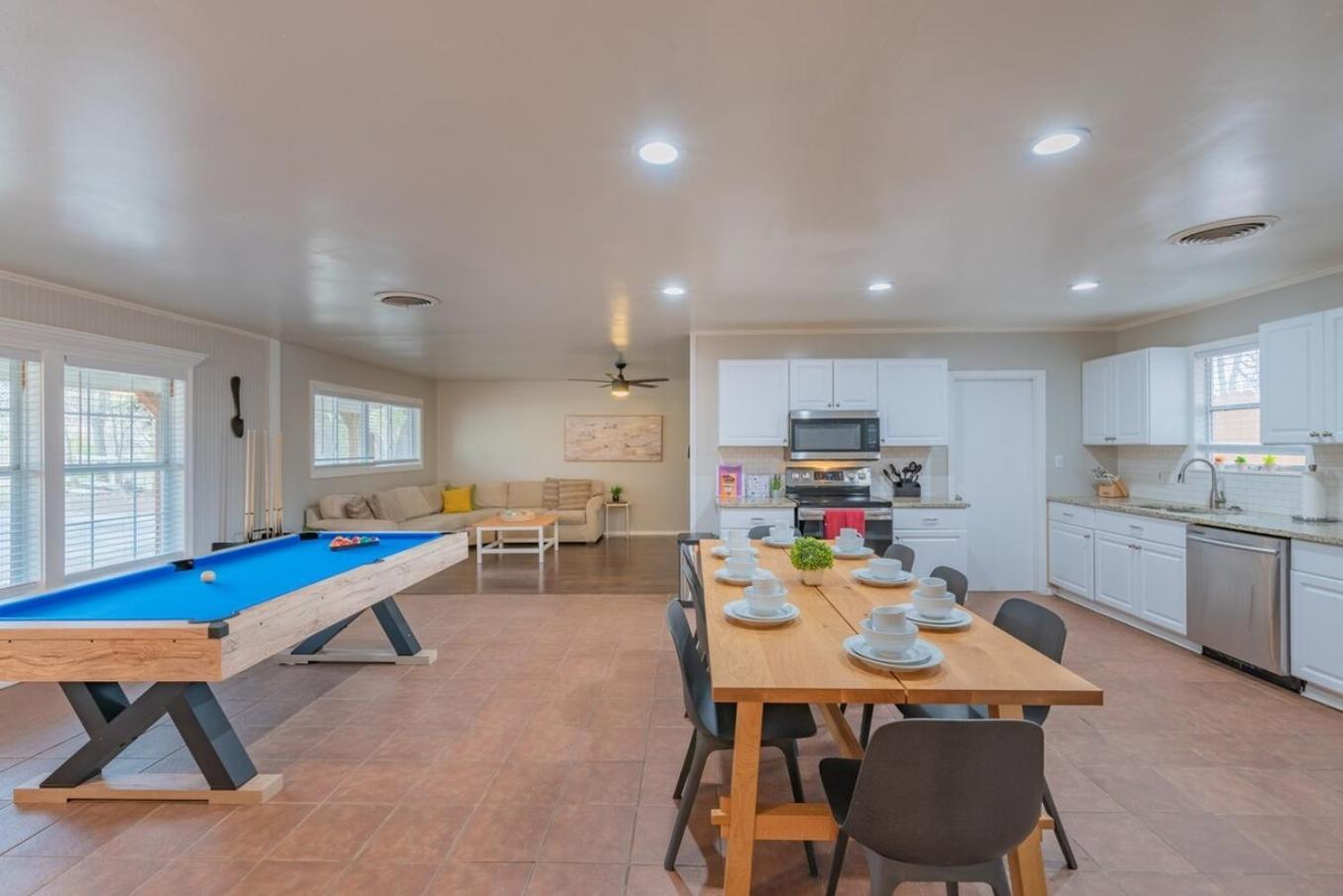 Texas Vacation Home, Game Room & Pool By Sixflags サンアントニオ エクステリア 写真