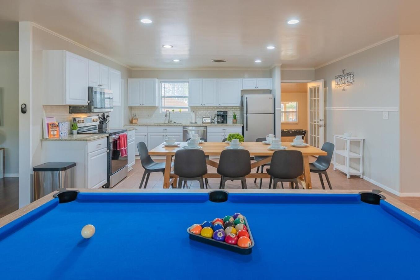 Texas Vacation Home, Game Room & Pool By Sixflags サンアントニオ エクステリア 写真